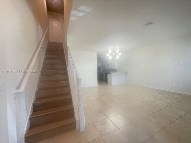 5060 Eucalyptus Dr 2, Hollywood, FL 33021