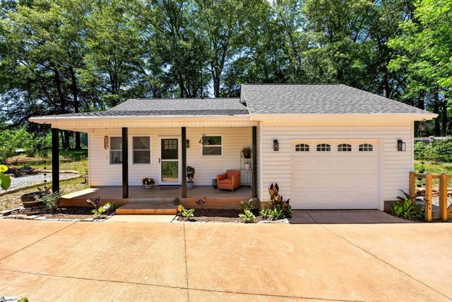 15 Jude Court, Greer, SC 29651