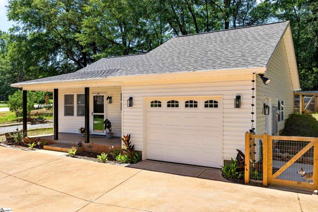 15 Jude Court, Greer, SC 29651