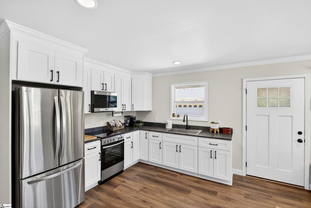 15 Jude Court, Greer, SC 29651