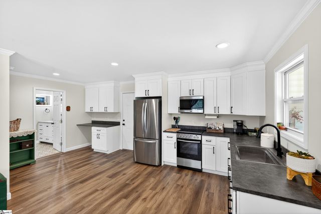 15 Jude Court, Greer, SC 29651