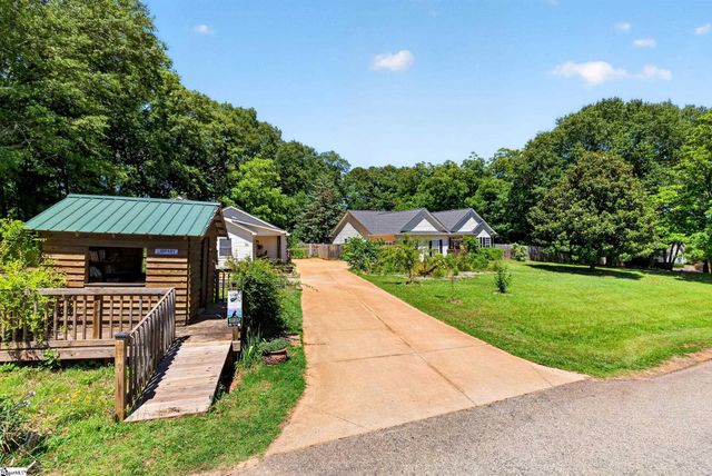 15 Jude Court, Greer, SC 29651