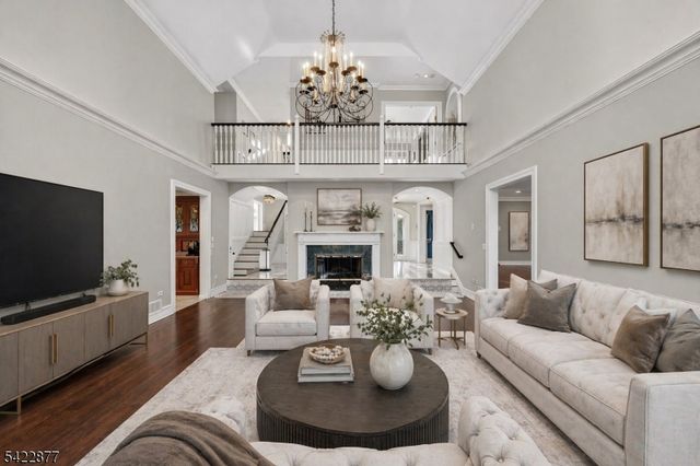 54 Hamilton Dr, North Caldwell Boro, NJ 07006