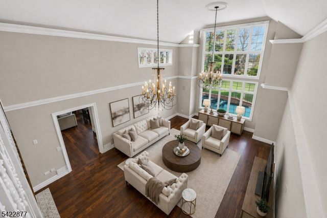 54 Hamilton Dr, North Caldwell Boro, NJ 07006