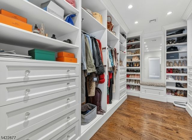 54 Hamilton Dr, North Caldwell Boro, NJ 07006