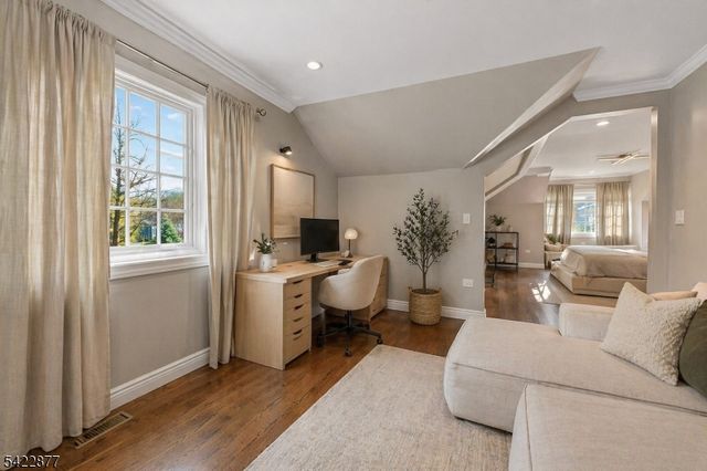 54 Hamilton Dr, North Caldwell Boro, NJ 07006