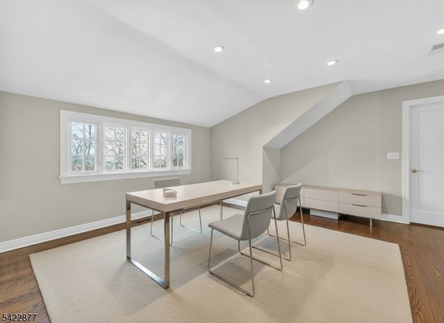 54 Hamilton Dr, North Caldwell Boro, NJ 07006