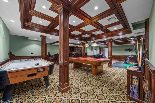 54 Hamilton Dr, North Caldwell Boro, NJ 07006