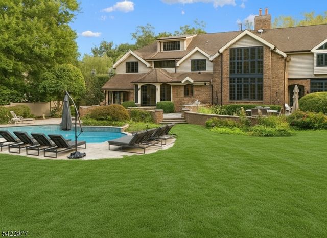 54 Hamilton Dr, North Caldwell Boro, NJ 07006