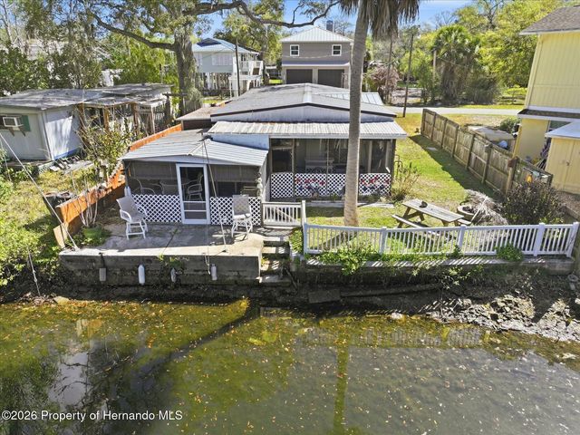 5527 Darlene Street, Weeki Wachee, FL 34607
