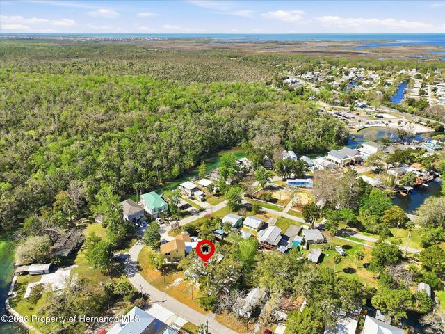 5527 Darlene Street, Weeki Wachee, FL 34607