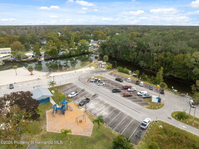 5527 Darlene Street, Weeki Wachee, FL 34607