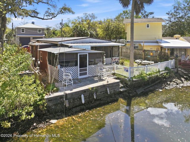 5527 Darlene Street, Weeki Wachee, FL 34607