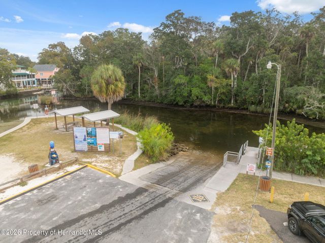 5527 Darlene Street, Weeki Wachee, FL 34607