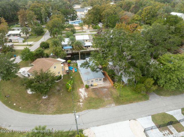 5527 Darlene Street, Weeki Wachee, FL 34607