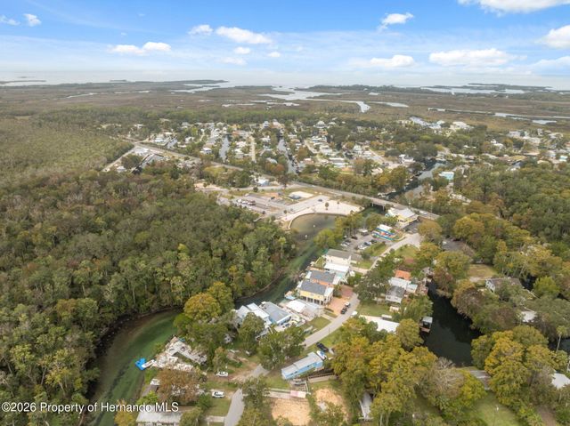5527 Darlene Street, Weeki Wachee, FL 34607