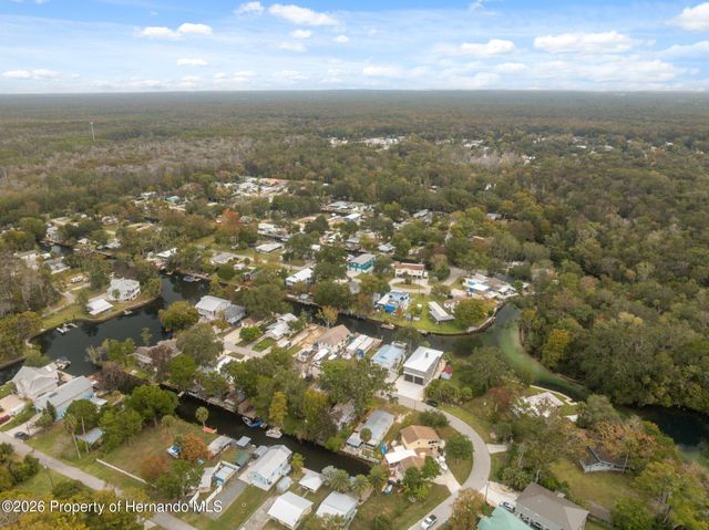 5527 Darlene Street, Weeki Wachee, FL 34607