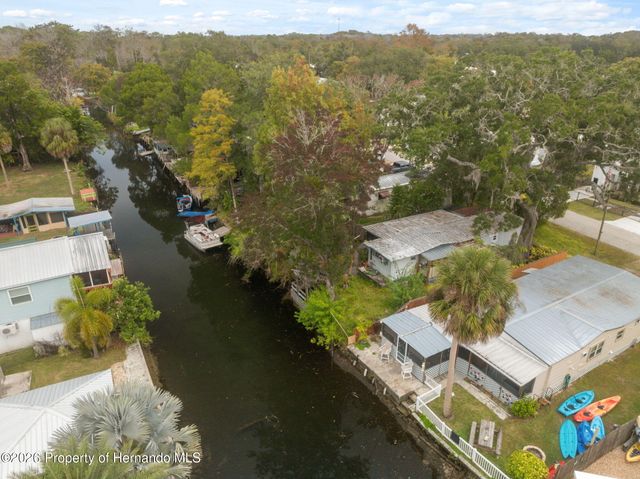 5527 Darlene Street, Weeki Wachee, FL 34607