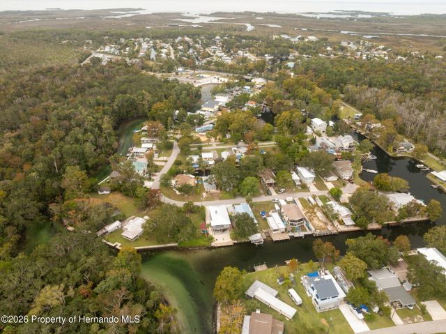 5527 Darlene Street, Weeki Wachee, FL 34607