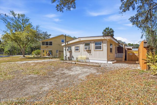5527 Darlene Street, Weeki Wachee, FL 34607