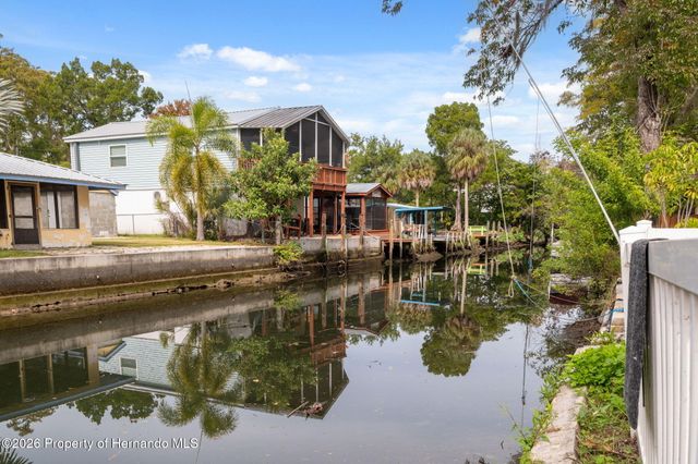 5527 Darlene Street, Weeki Wachee, FL 34607