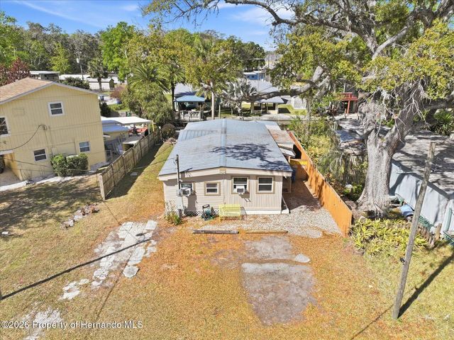 5527 Darlene Street, Weeki Wachee, FL 34607