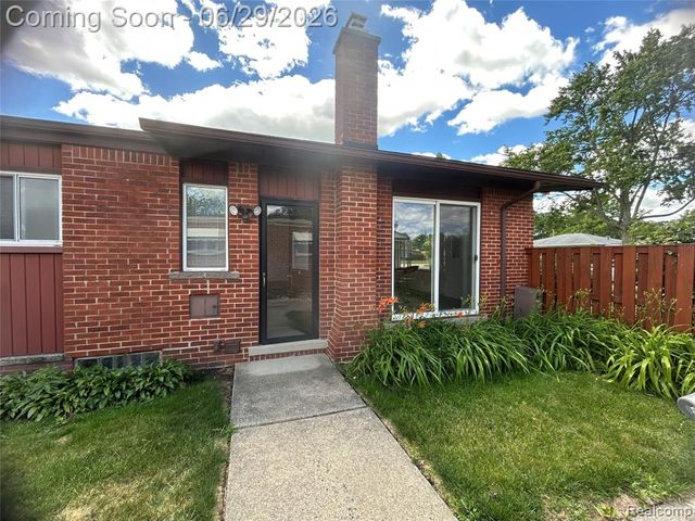 30124 Garry Avenue, Madison Heights, MI 48071