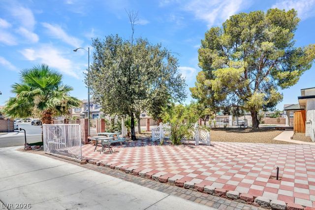 1494 East Camero Avenue, Las Vegas, NV 89123