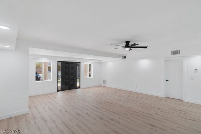 1494 East Camero Avenue, Las Vegas, NV 89123