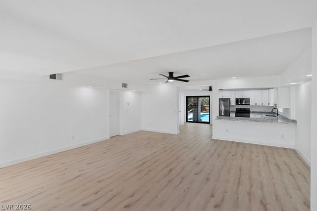 1494 East Camero Avenue, Las Vegas, NV 89123