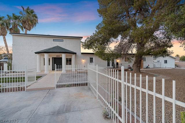 1494 East Camero Avenue, Las Vegas, NV 89123