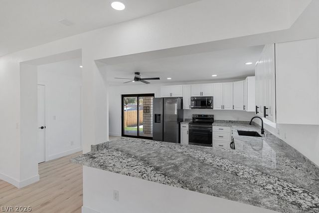1494 East Camero Avenue, Las Vegas, NV 89123