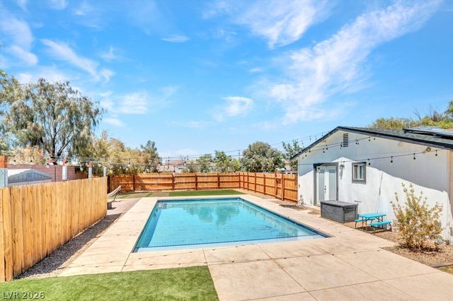 1494 East Camero Avenue, Las Vegas, NV 89123