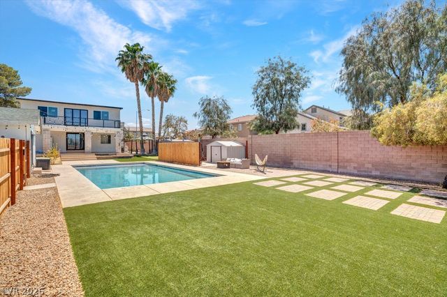 1494 East Camero Avenue, Las Vegas, NV 89123