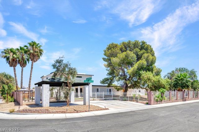 1494 East Camero Avenue, Las Vegas, NV 89123