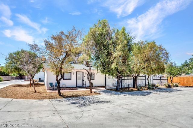 1494 East Camero Avenue, Las Vegas, NV 89123