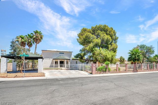 1494 East Camero Avenue, Las Vegas, NV 89123