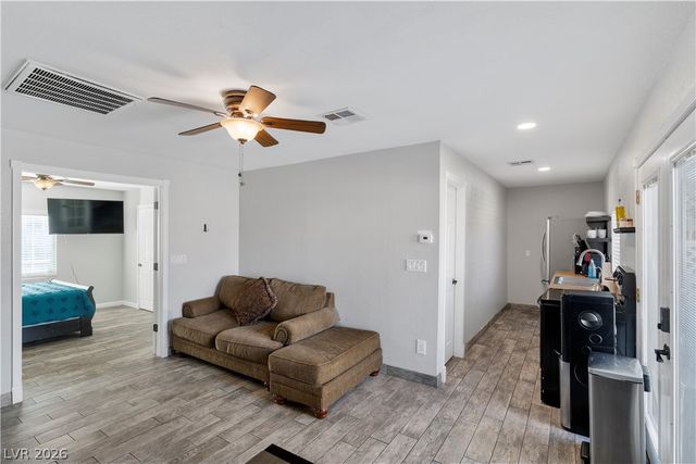 1494 East Camero Avenue, Las Vegas, NV 89123