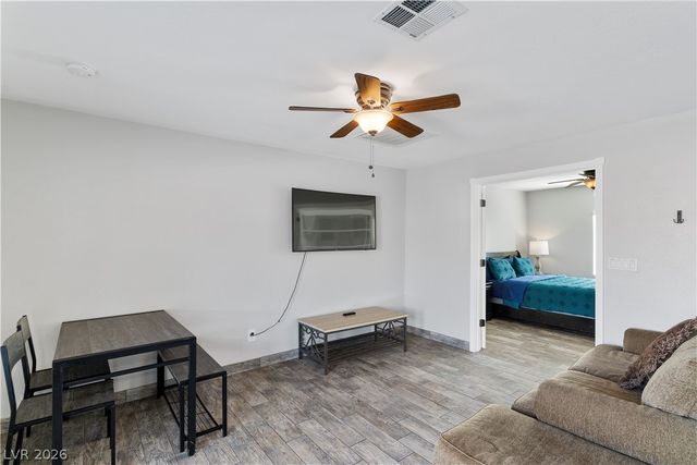 1494 East Camero Avenue, Las Vegas, NV 89123