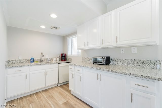 1494 East Camero Avenue, Las Vegas, NV 89123