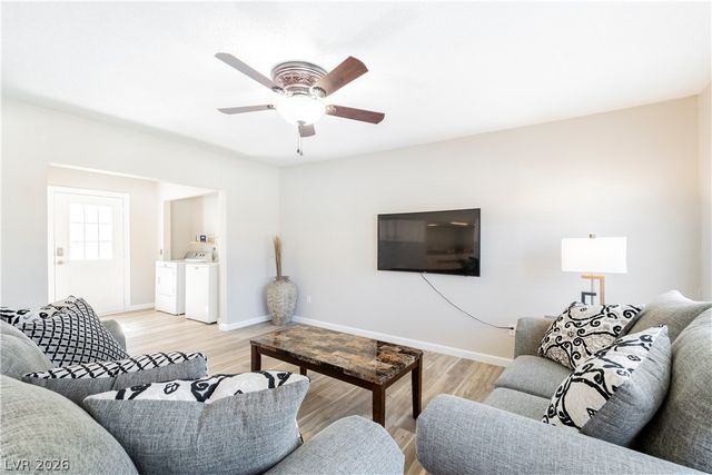 1494 East Camero Avenue, Las Vegas, NV 89123