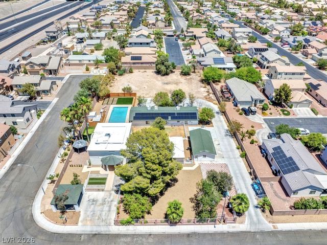 1494 East Camero Avenue, Las Vegas, NV 89123