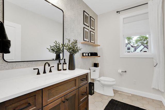 2 Turning Leaf Rd, Ludlow, MA 01056