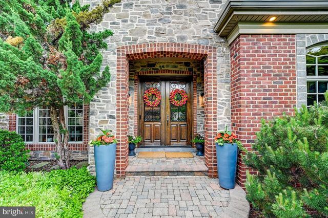 2411 KENSINGTON WAY, Harrisburg, PA 17112