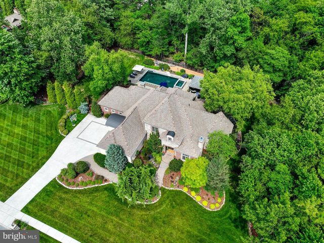 2411 KENSINGTON WAY, Harrisburg, PA 17112