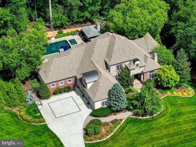 2411 KENSINGTON WAY, Harrisburg, PA 17112