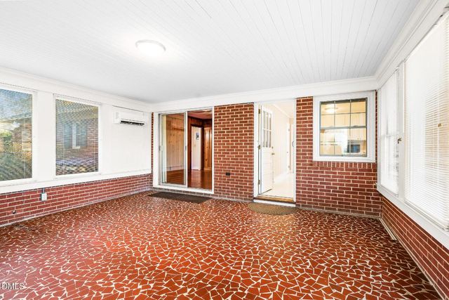 1021 Tarleton Avenue, Burlington, NC 27215