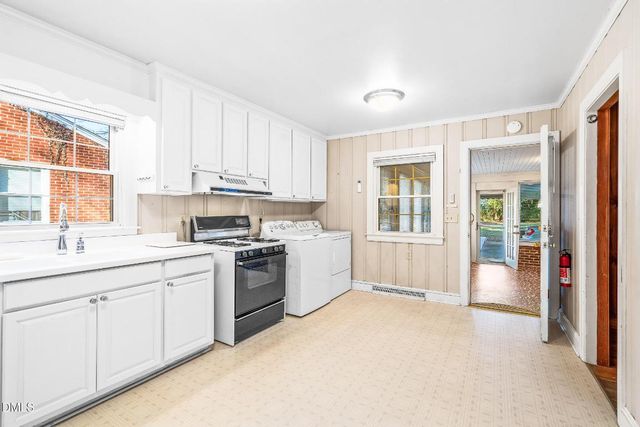 1021 Tarleton Avenue, Burlington, NC 27215