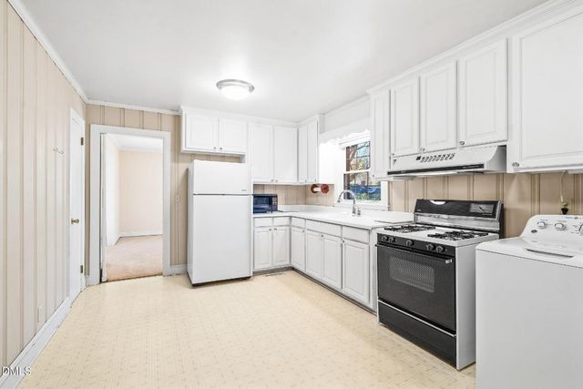 1021 Tarleton Avenue, Burlington, NC 27215