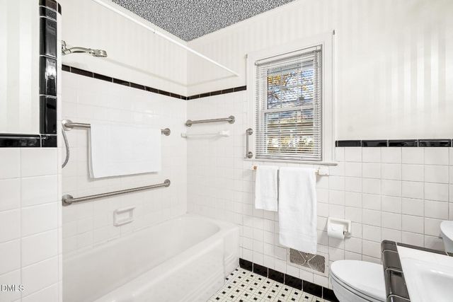 1021 Tarleton Avenue, Burlington, NC 27215